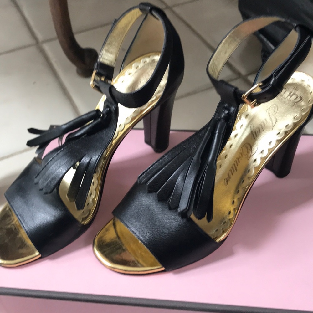 Juicy Couture black open toe heels